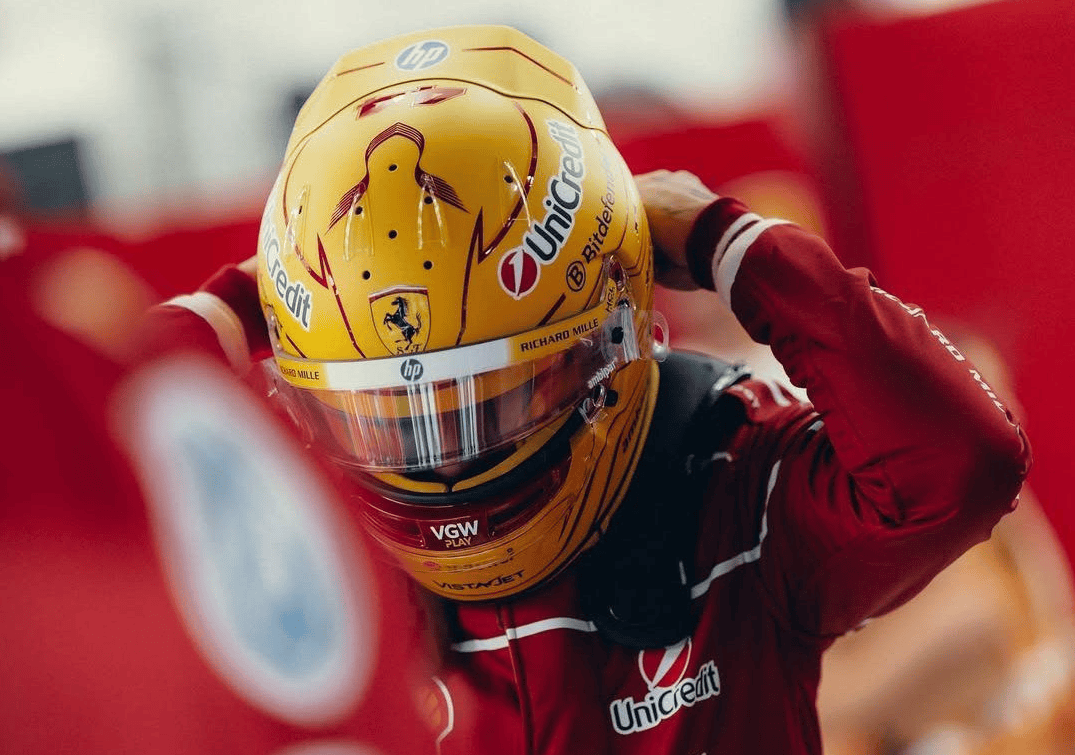 阿斯顿马丁碾压索伯车队，汉密尔顿关键制胜