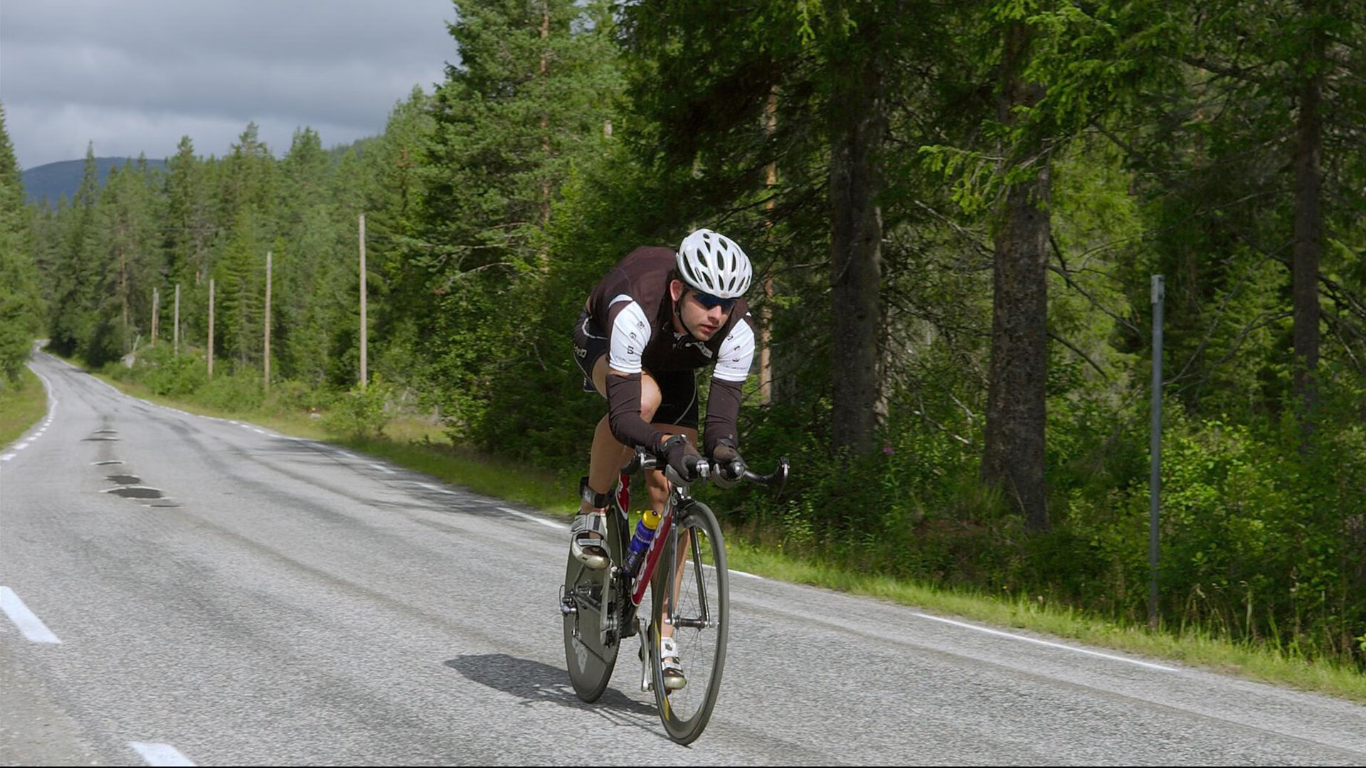 爱游戏官网-里昂速胜埃及，巴斯托尼如何用一脚传球改写比赛基因